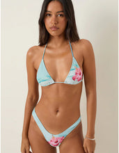 Load image into Gallery viewer, Pami Bikini Top In Hibiscus Wave Blue