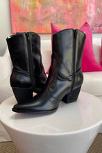 Load image into Gallery viewer, Matisse Bambi Boots- Black
