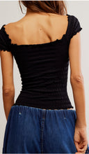 Load image into Gallery viewer, Pucker Up Seamless Tee- Black