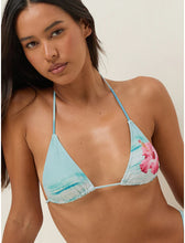 Load image into Gallery viewer, Pami Bikini Top In Hibiscus Wave Blue