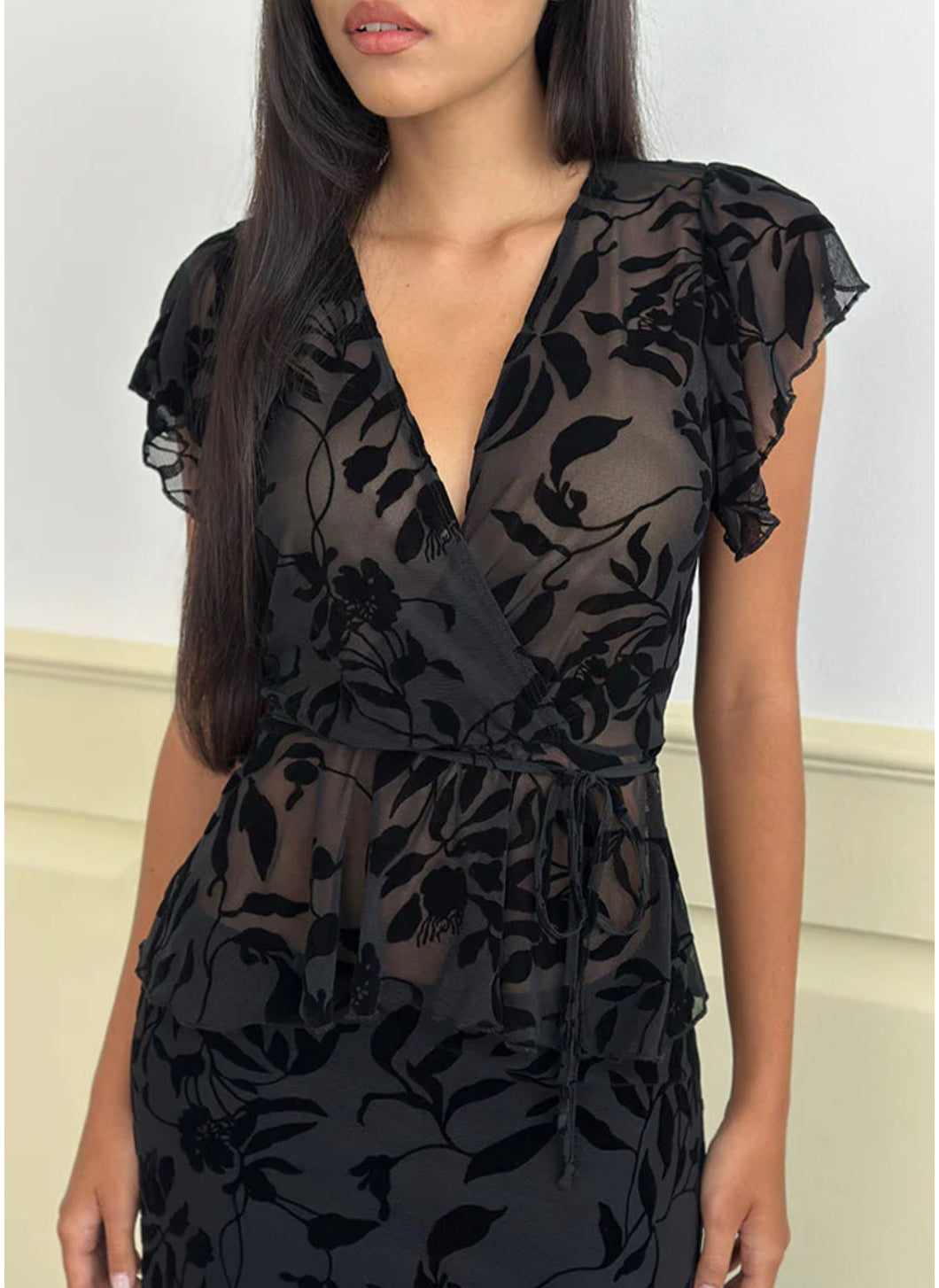 Giuliana Wrap Top In Flock Leaf Flower Black